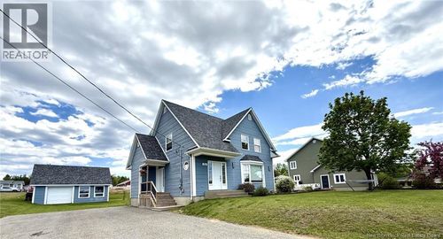 256 Rue Foulem, Caraquet, NB, E1W1A4 | Card Image