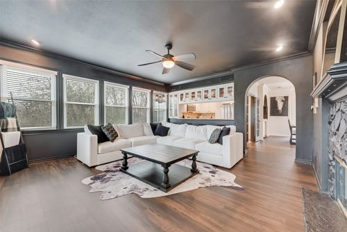 3411 W 6th St, Fort Worth, TX, 76107-2709 | Card Image