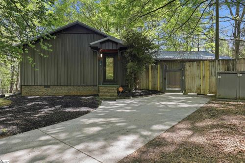 111 Sourwood St, Central, SC, 29630-3415 | Card Image