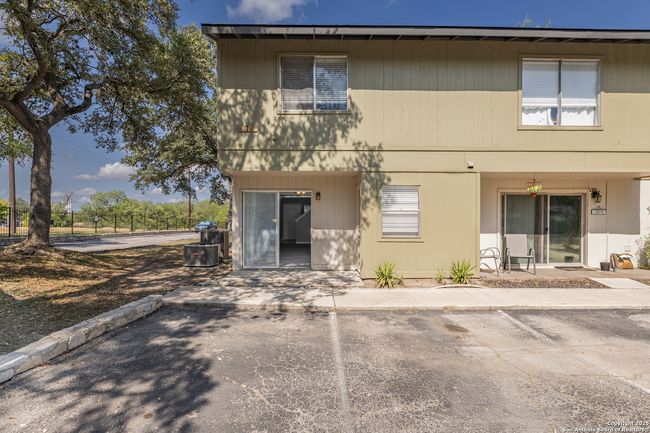 APT-101 - 100 Lorenz Rd, Townhouse with 2 bedrooms, 3 bathrooms and null parking in San Antonio TX | Image 24