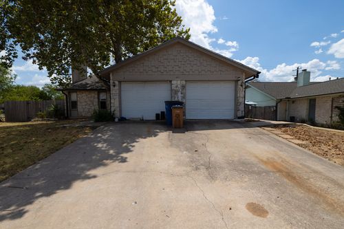 b-2401 Singletree Ave, Austin, TX, 78727-4342 | Card Image