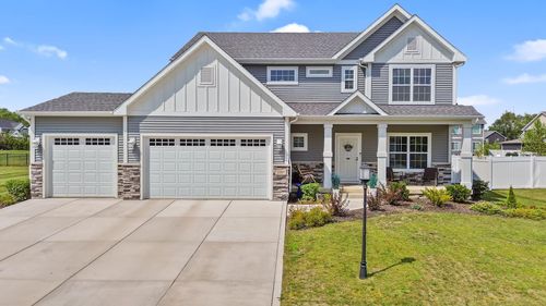 2207 Mary Ln, Valparaiso, IN, 46383-2358 | Card Image