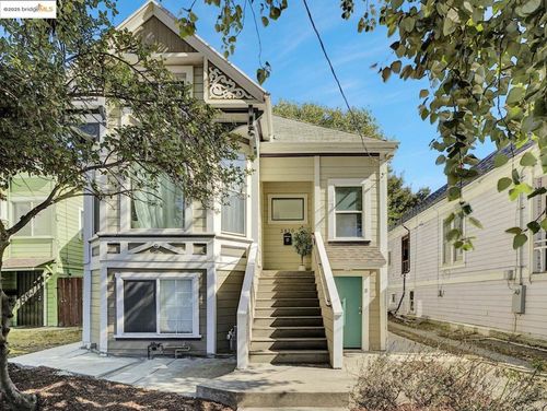 3830 Clarke St, Oakland, CA, 94609-2783 | Card Image