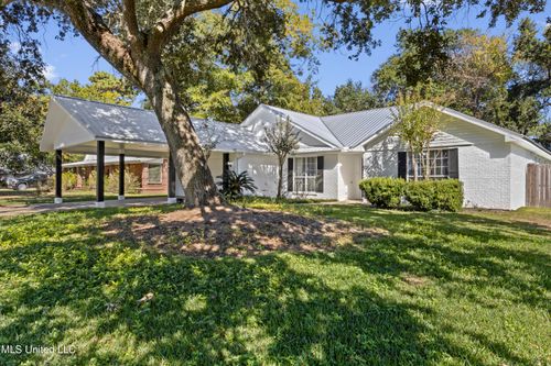 13313 Hollow Oak Ln, Ocean Springs, MS, 39564-2249 | Card Image