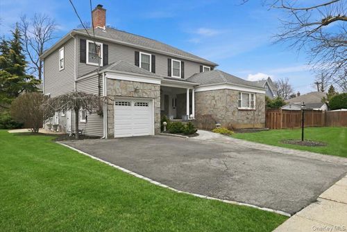 577 Waukena Ave, Oceanside, NY, 11572-4730 | Card Image