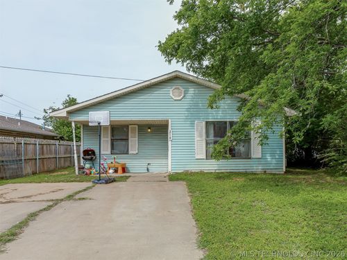 218 S 3rd Ave, Stroud, OK, 74079-4612 | Card Image