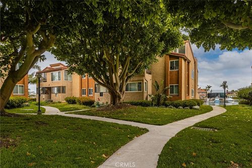 17110 Bluewater Ln, Huntington Beach, CA, 92649-2904 | Card Image