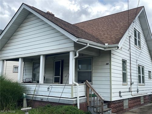 97 Creed St, Struthers, OH, 44471-1630 | Card Image