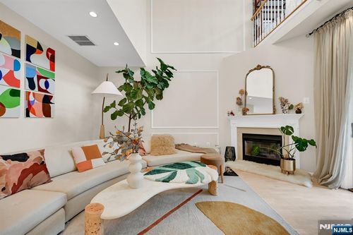 717 Regal Blvd, Livingston, NJ, 07039-8247 | Card Image