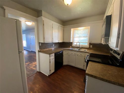 300 E Coe, Midwest City, OK, 73110 | Card Image