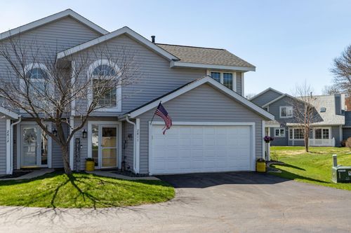 2811 Riverwood Ln Nw, Rochester, MN, 55901-2369 | Card Image