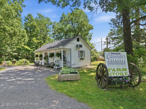 5822 Paradise Valley Rd, Cresco, PA, 18326-7730 | Card Image