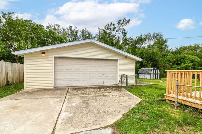 view of detached garage | Image 34