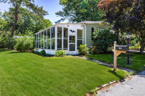 106-525 Riverleigh Ave, Riverhead, NY, 11901-3625 | Card Image
