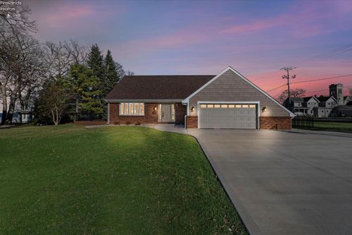 502 Stone St, Marblehead, OH, 43440-2162 | Card Image