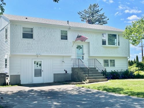 29 Reardon Dr, Middletown, RI, 02842-5231 | Card Image
