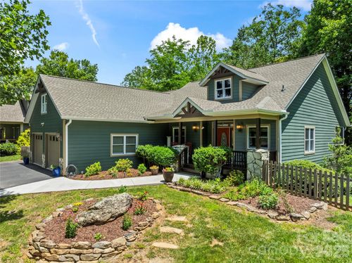 435 Stepping Stone Ln, Waynesville, NC, 28786-7404 | Card Image