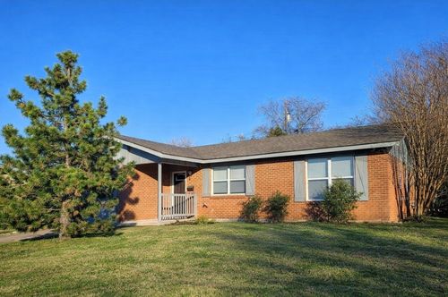 816 Leeper Dr, Denison, TX, 75020-1741 | Card Image