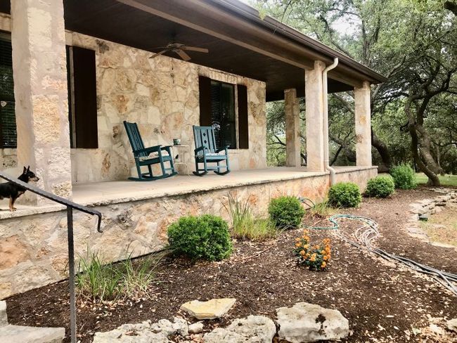 Covered front porch. | Image 4