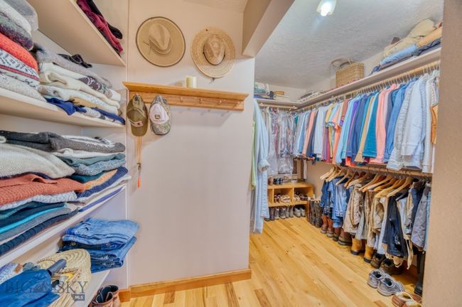 Primary walk-in closet | Image 19