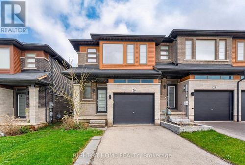 26 Greenwich Avenue, Hamilton (Stoney Creek Mountain), ON, L8J0L5 | Card Image