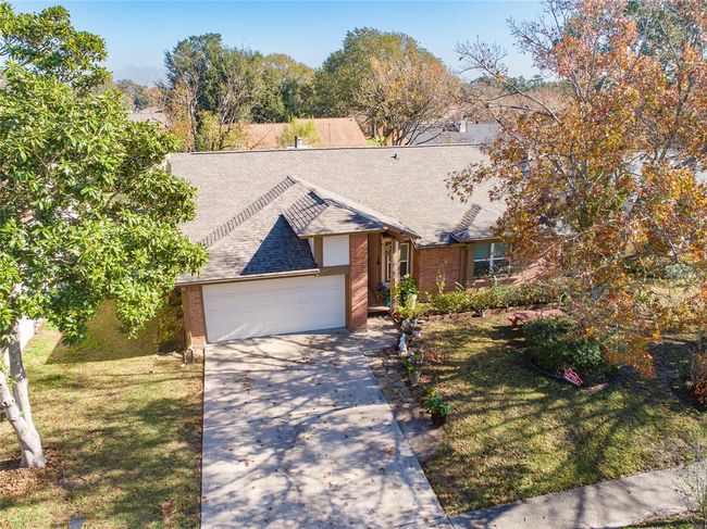 Aerial shot of the home | Image 4