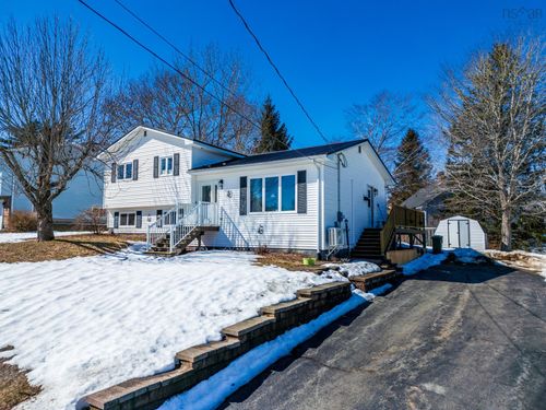 2 Pinecrest Blvd, Bridgewater, NS, B4V3R4 | Card Image