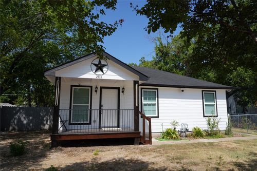 2313 N Riverside Dr, Fort Worth, TX, 76111-2904 | Card Image
