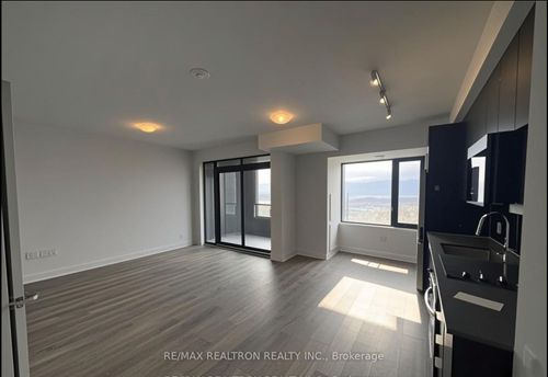 4705-2920 Hwy 7 Highway, Vaughan, ON, L4K0P4 | Card Image