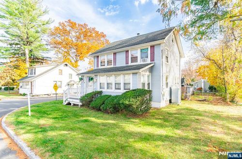 8 John St, Pine Brook, NJ, 07058-9728 | Card Image