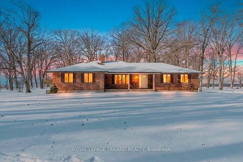 22775 Dogwood Rd, Newbury, ON, N0L1Z0 | Card Image