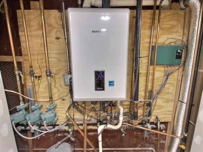 Utility room with water heater | Image 37