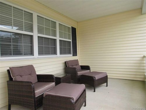 2702 Amen Cor, Riverhead, NY, 11901-1926 | Card Image