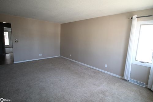 818 S 19th St, Clarinda, IA, 51632-2524 | Card Image