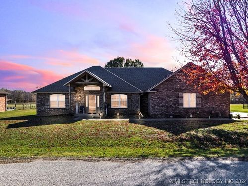 2402 Estates Dr, Grove, OK, 74344-3329 | Card Image