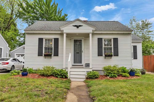 115 Porter St, Manchester, NH, 03103-2941 | Card Image