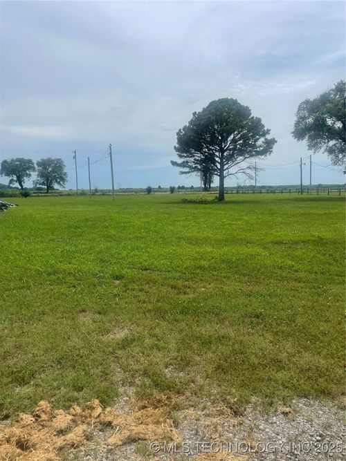 12 E Clover Cir, Tahlequah, OK, 74464 | Card Image