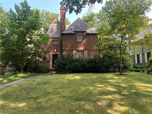 15541 Brewster Rd, East Cleveland, OH, 44112-3507 | Card Image