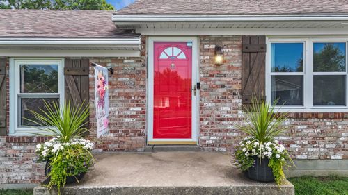 110 Briarwood Dr, Nicholasville, KY, 40356-2116 | Card Image