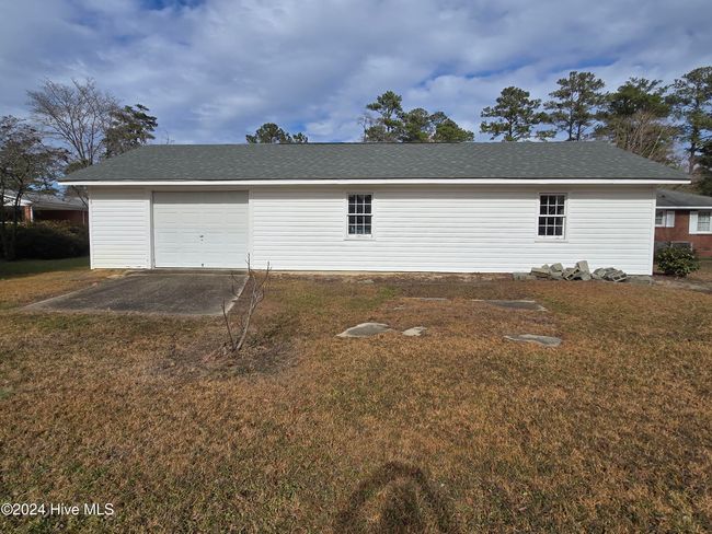 1003 S Main St, House other with 3 bedrooms, 3 bathrooms and 4 parking in Bladenboro NC | Image 6