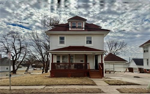 304 W 7th St, Maryville, MO, 64468-1530 | Card Image