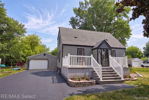 7057 Kessling St, Davison, MI, 48423-2443 | Card Image