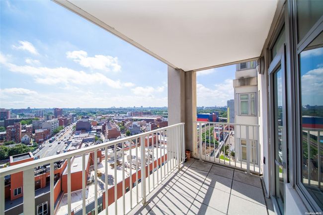 PH3M - 40-22 College Point Blvd, Condo with 2 bedrooms, 2 bathrooms and null parking in Flushing NY | Image 12