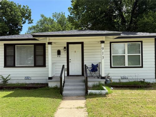 913 Hubert St, Waco, TX, 76704-1935 | Card Image