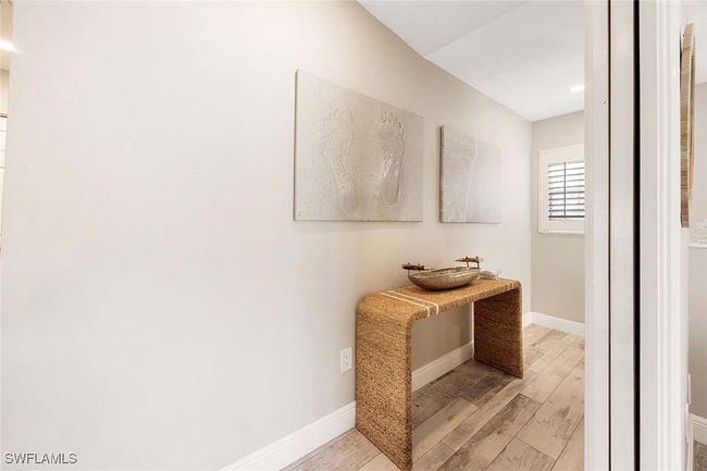 APT-201 - 2450 Old Groves Rd, Condo with 2 bedrooms, 2 bathrooms and null parking in Naples FL | Image 6