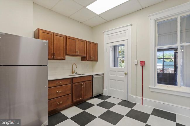 408 W King St, Home with 0 bedrooms, 4 bathrooms and null parking in MARTINSBURG WV | Image 32