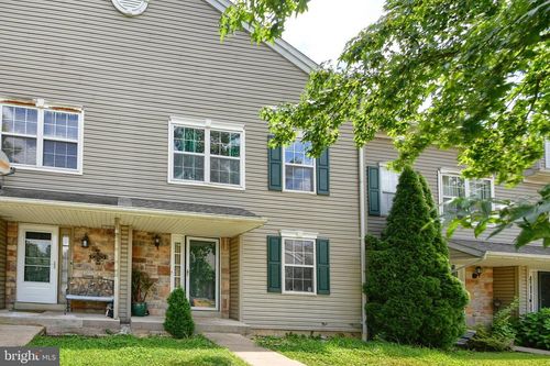 28 Bryant Dr, PERKASIE, PA, 18944-4512 | Card Image