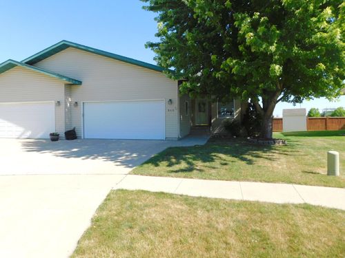 840 Lakeridge Pl, West Fargo, ND, 58078-4042 | Card Image