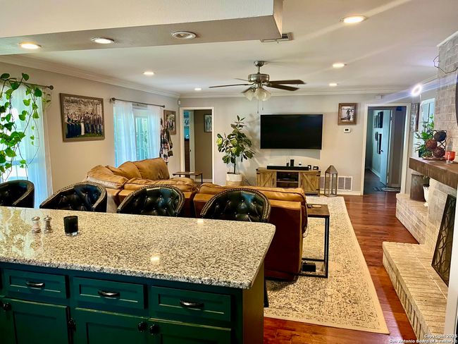175 Columbus St, House other with 3 bedrooms, 3 bathrooms and null parking in Mcdade TX | Image 9
