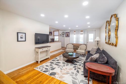 apt-4o-522 Shore Rd, Long Beach, NY, 11561-4549 | Card Image